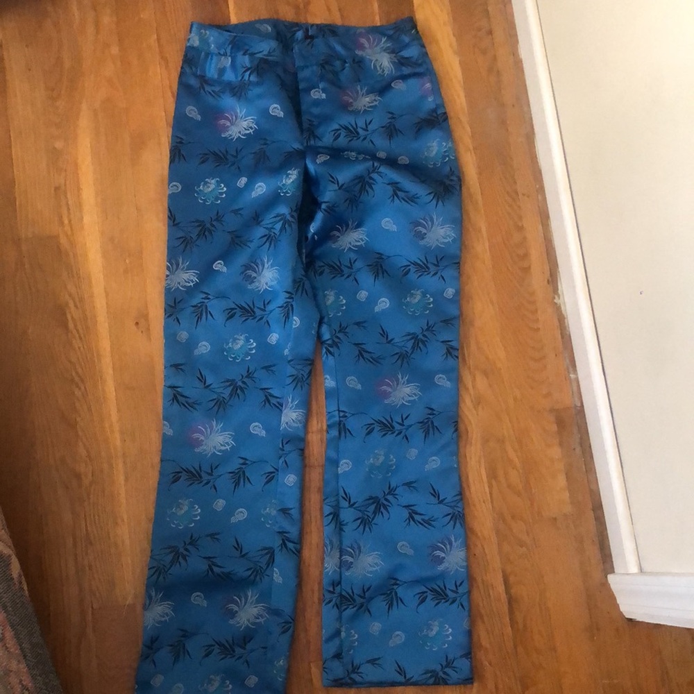 Straight leg fun printed pants!